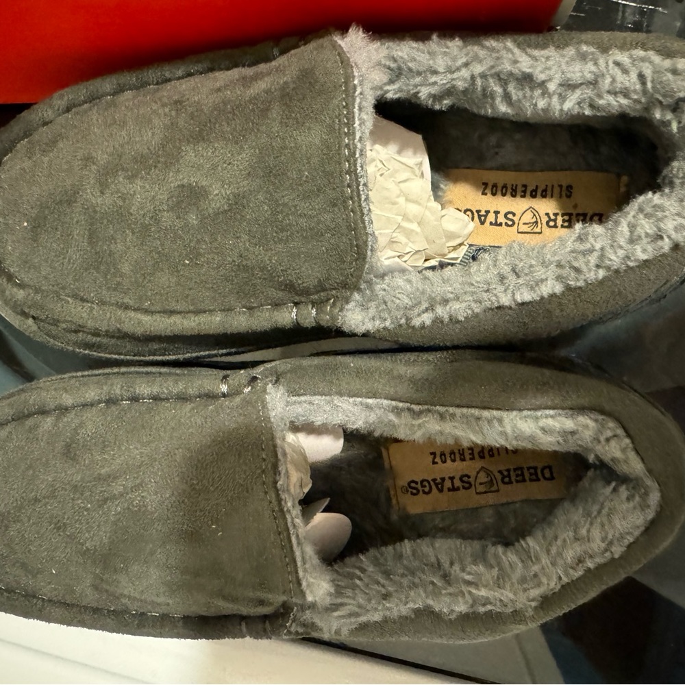 Brand new Deer Stag kids slippers Sz. 4